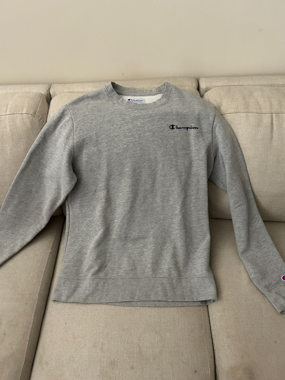 Champion Men’s Light Gray Crewneck Sweatshirt with Script Logo